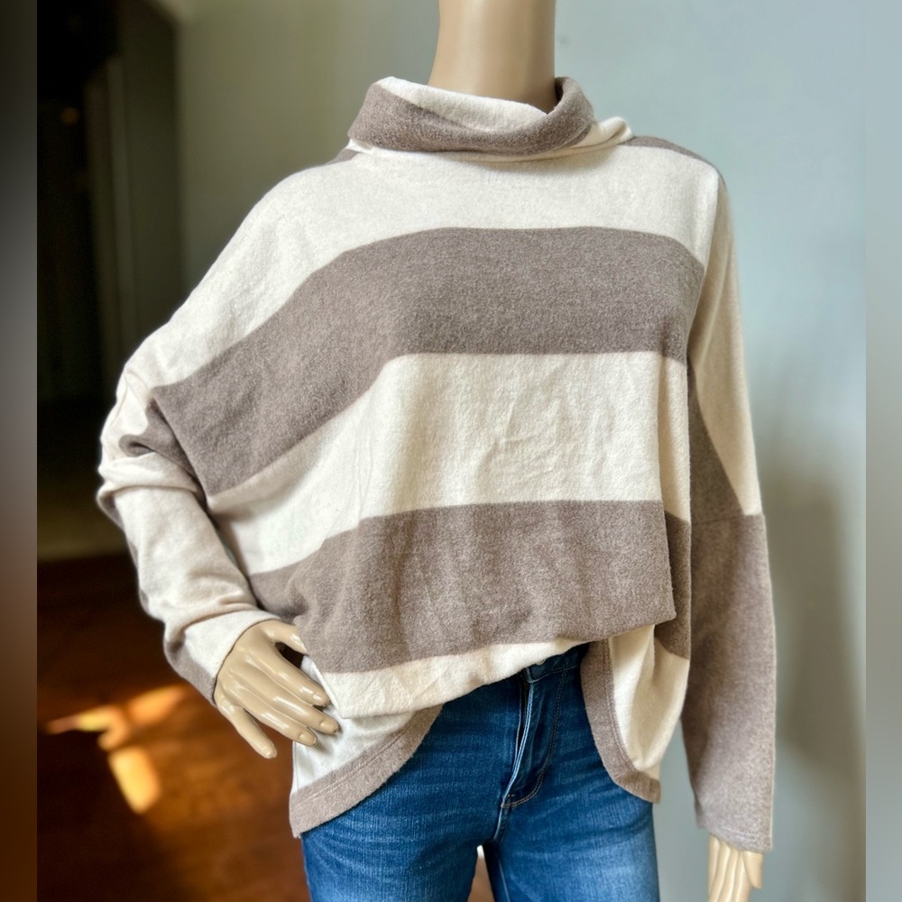 NWT Andrée by Unit The Remi Colorblock Sweater